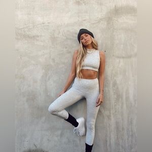 Alo Yoga Micro Waffle Comfort Bra Tank in Dove Heather Grey Size M